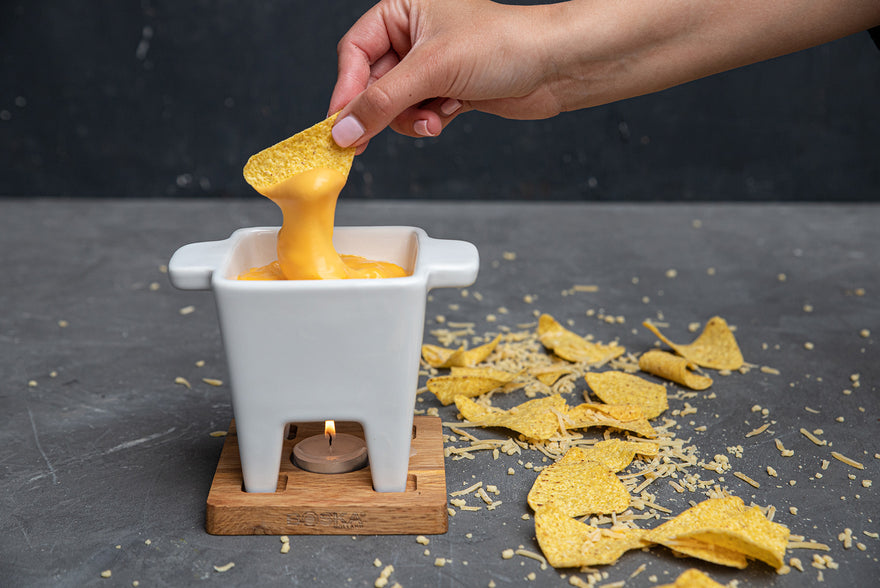Käsefondue - nacho cheese dip (tapas)